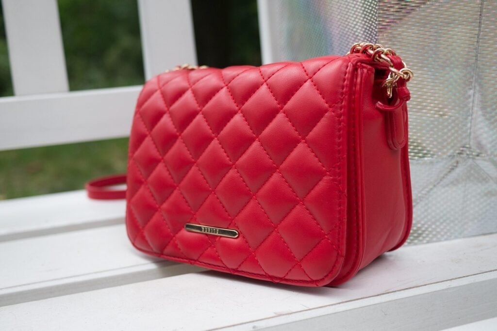 Bolsas de couro estruturadas ou maleáveis qual escolher