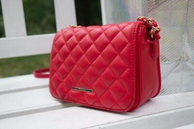Bolsas de couro estruturadas ou maleáveis qual escolher